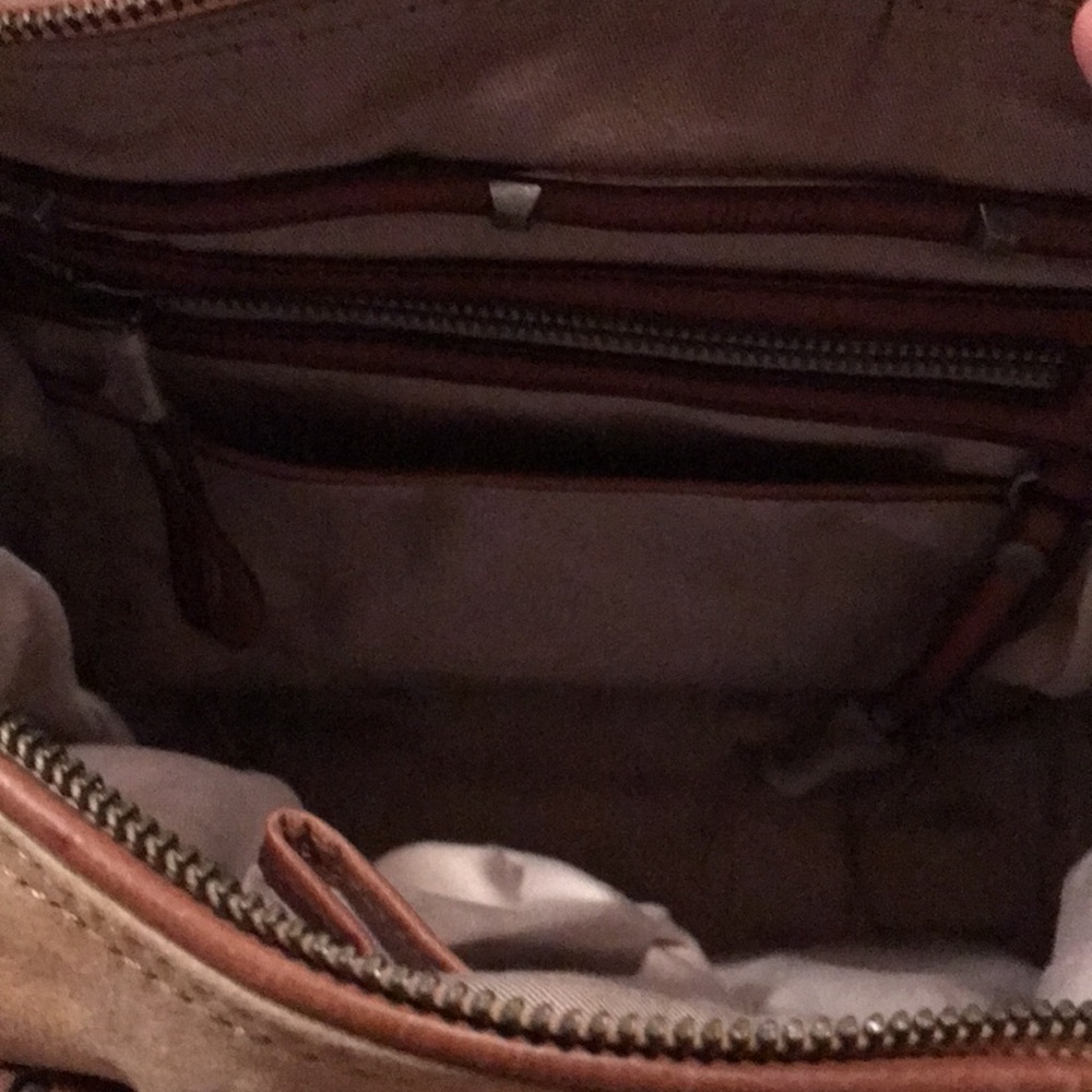Diesel “Girls in the loop” suede bag Beautiful! - Picture 5 of 12